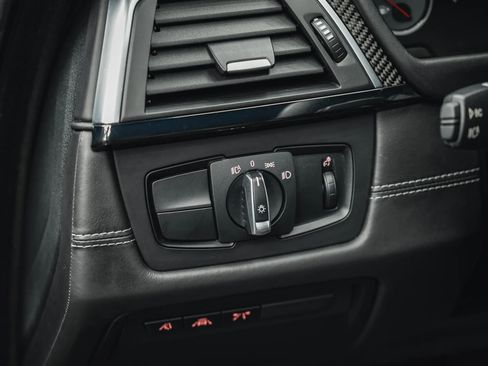 Used 2016 BMW M4 Convertible image 34