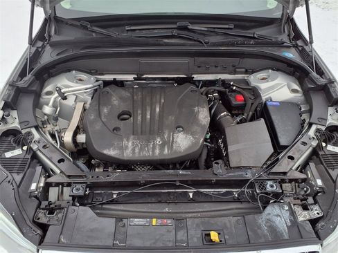 Used 2023 Volvo XC60 B5 Plus image 32