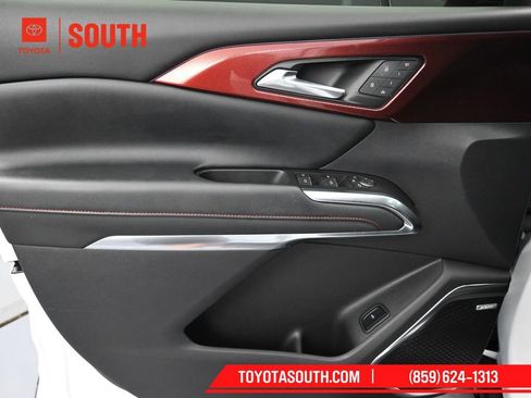 Used 2024 Chevrolet Traverse RS image 20