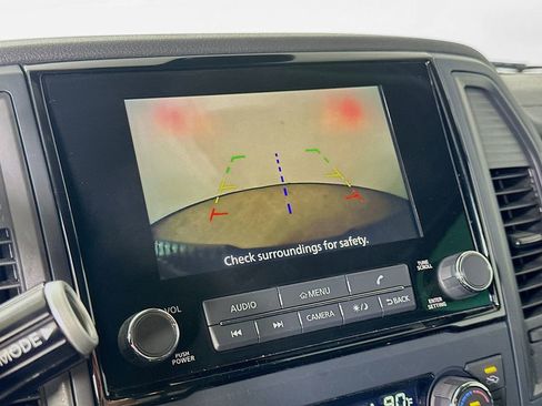 Used 2024 Nissan Titan SV w/ SV Convenience Package image 10