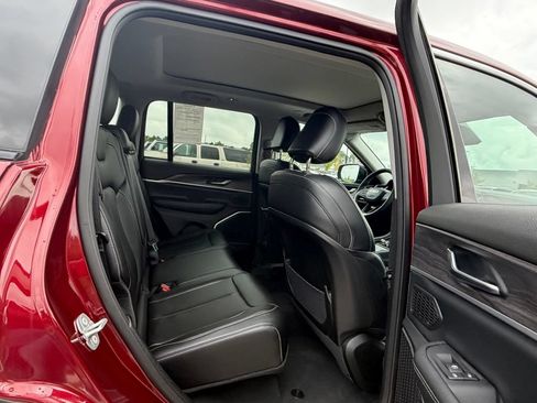 Used 2023 Jeep Grand Cherokee 4WD 4xe image 40