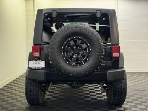 Used 2015 Jeep Wrangler Sport AWD/4WD image 6