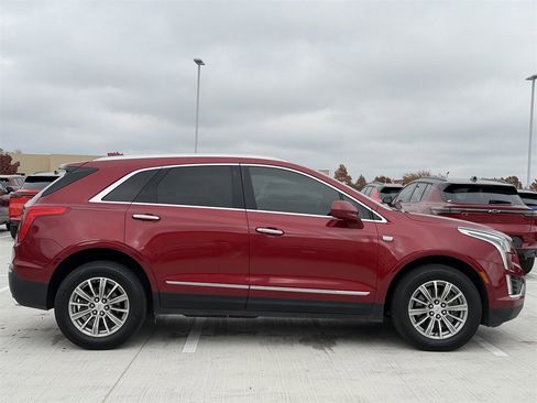 Used 2019 Cadillac XT5 Luxury image 3