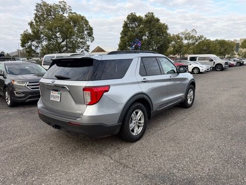 Used 2020 Ford Explorer XLT w/ Class III Trailer Tow Package RWD image 3