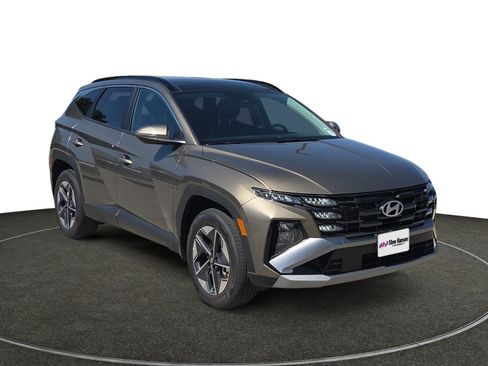 Used 2025 Hyundai Tucson SEL AWD/4WD image 9