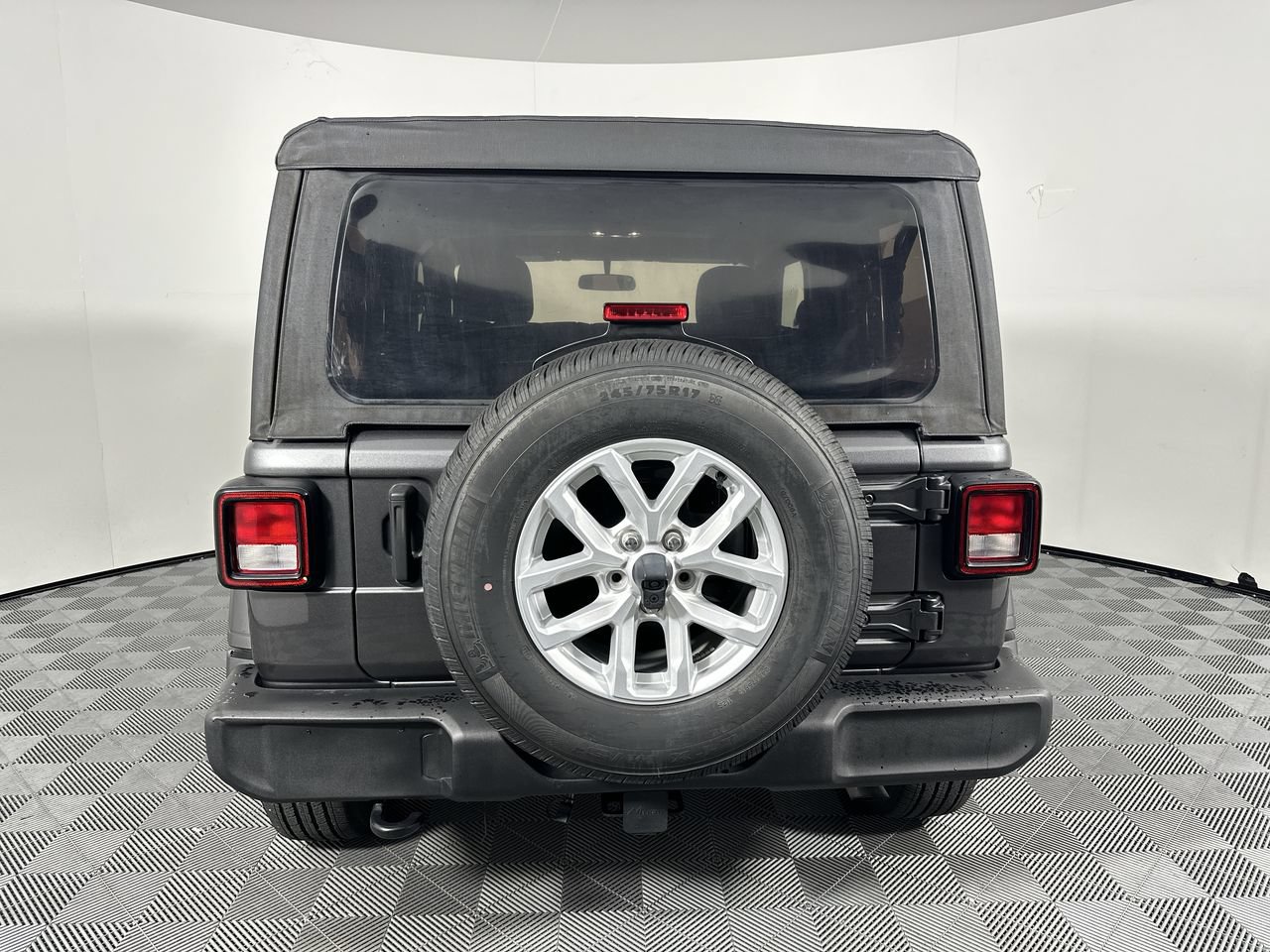 Used 2023 Jeep Wrangler Sport AWD/4WD image 19