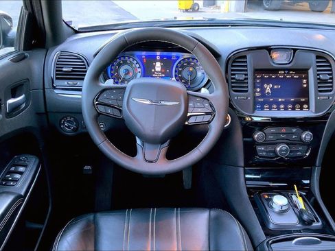 Certified 2023 Chrysler 300 S image 5