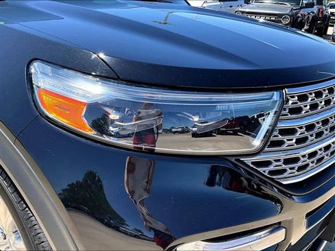 Used 2022 Ford Explorer Limited w/ Equipment Group 301A AWD/4WD image 33