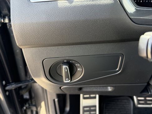 Used 2023 Volkswagen Tiguan SE R-Line image 15