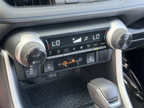 Used 2024 Toyota RAV4 XSE w/ Weather Package AWD/4WD image 31
