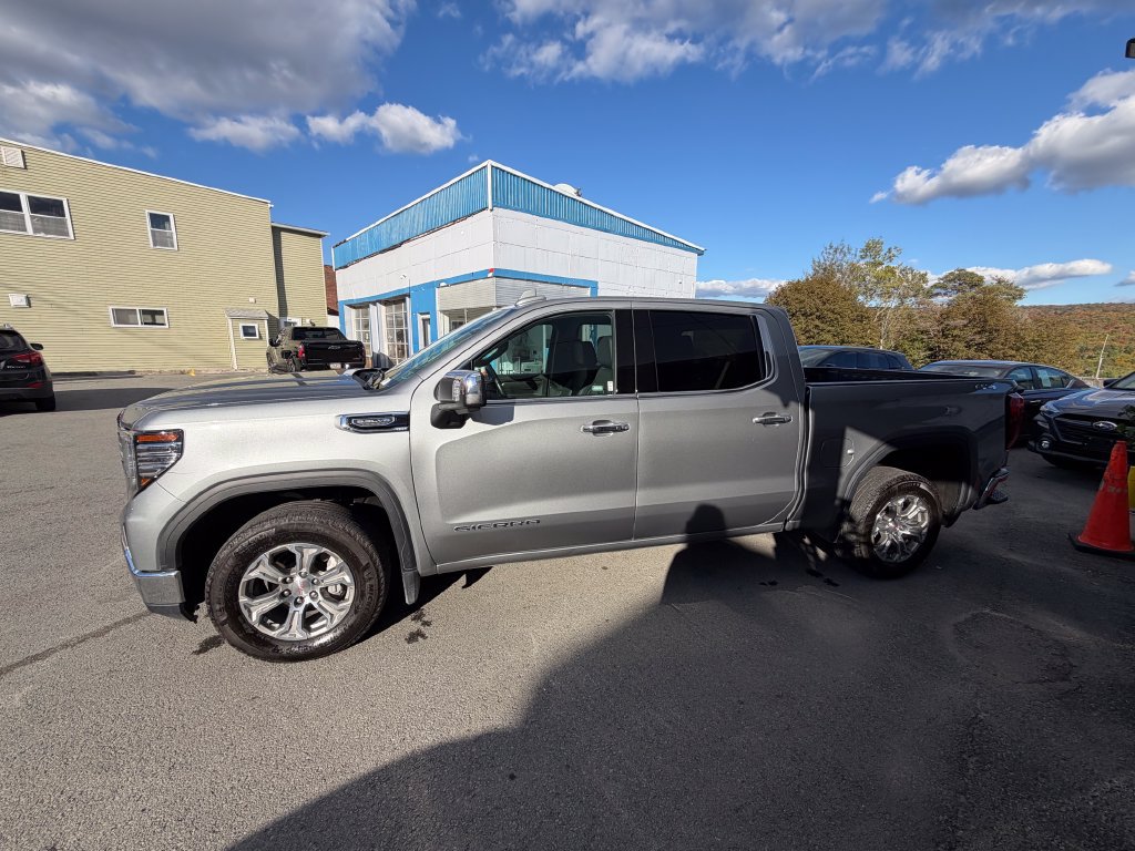 Used 2025 GMC Sierra 1500 SLT AWD/4WD image 2