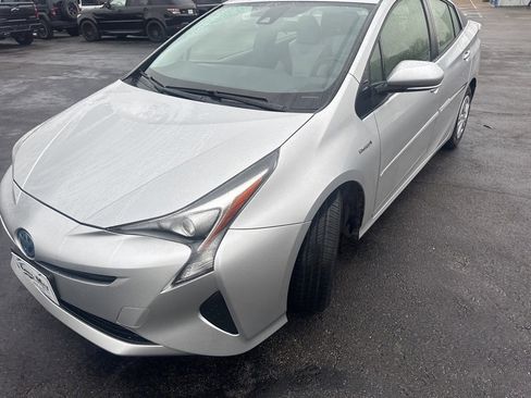 Used 2017 Toyota Prius Two image 7