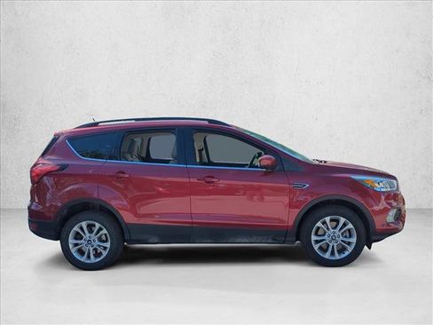 Used 2019 Ford Escape SEL image 4