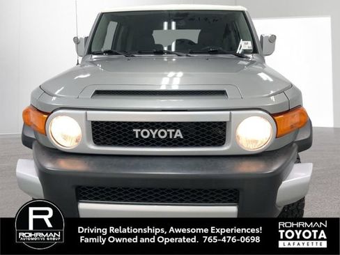 Used 2010 Toyota FJ Cruiser 4WD image 9