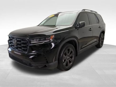 Certified 2025 Honda Pilot Sport image 1