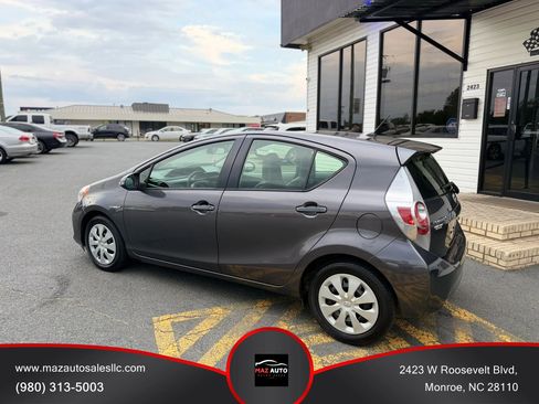 Used 2013 Toyota Prius C One FWD image 4
