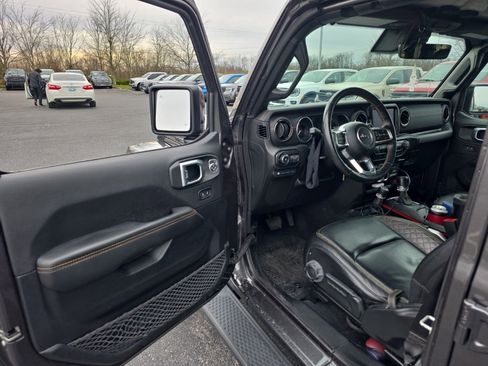 Used 2021 Jeep Wrangler Unlimited Sahara image 8