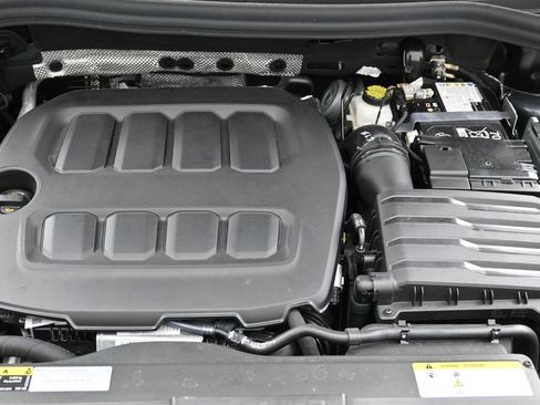 Used 2025 Volkswagen Tiguan SE R-Line AWD/4WD image 36