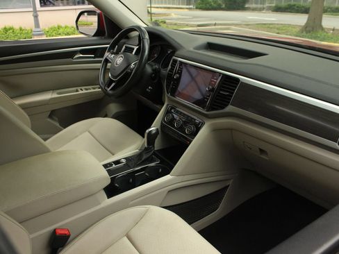 Used 2018 Volkswagen Atlas SEL FWD image 26