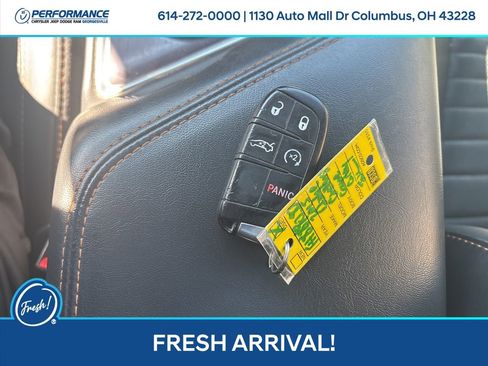 Used 2015 Dodge Challenger R/T Plus image 26