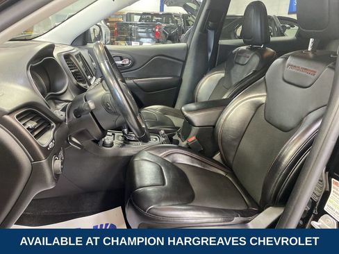 Used 2021 Jeep Cherokee Trailhawk AWD/4WD image 26