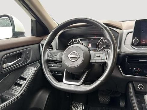 Used 2023 Nissan Rogue SL AWD/4WD image 12