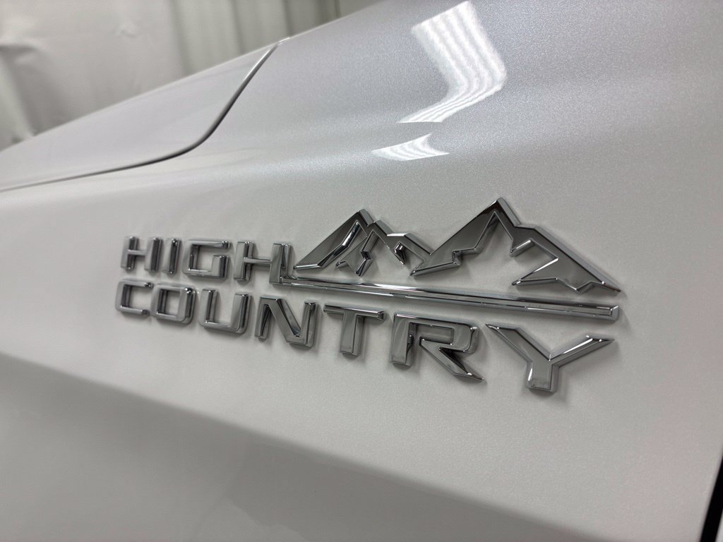 Used 2025 Chevrolet Tahoe High Country AWD/4WD image 36