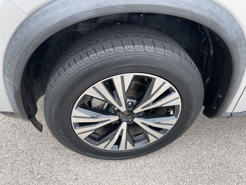 Used 2021 Nissan Rogue SV FWD image 33