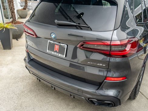 Used 2022 BMW X5 xDrive45e w/ M Sport Package AWD/4WD image 8