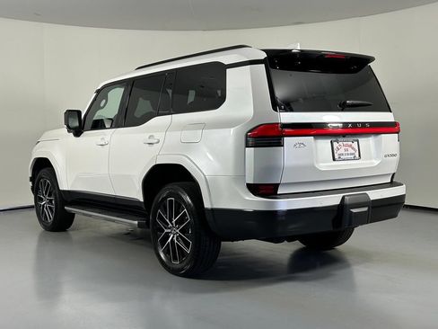 Used 2025 Lexus GX 550 w/ Cold Area Package AWD/4WD image 5