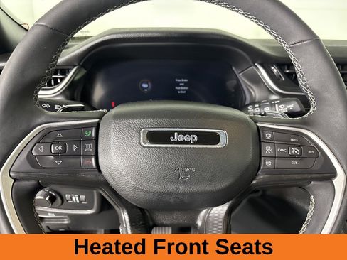 Used 2023 Jeep Grand Cherokee L Laredo image 13