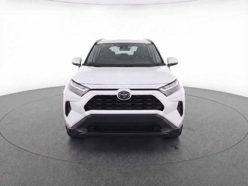 Used 2025 Toyota RAV4 XLE image 2