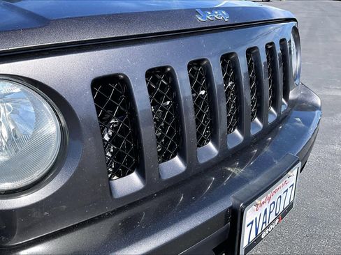 Used 2016 Jeep Patriot Sport FWD image 29