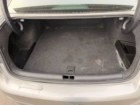 Used 2014 Volkswagen Passat TDI SEL Premium FWD image 9
