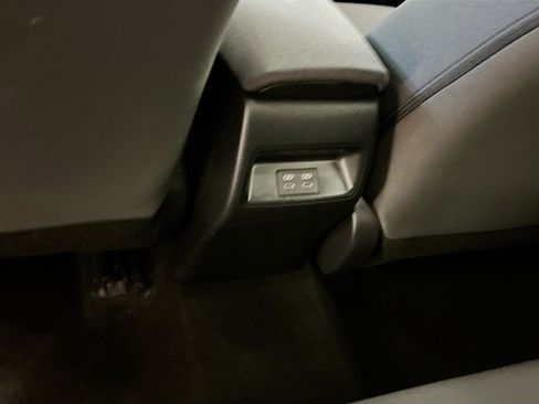 Used 2024 Toyota Corolla LE FWD image 28