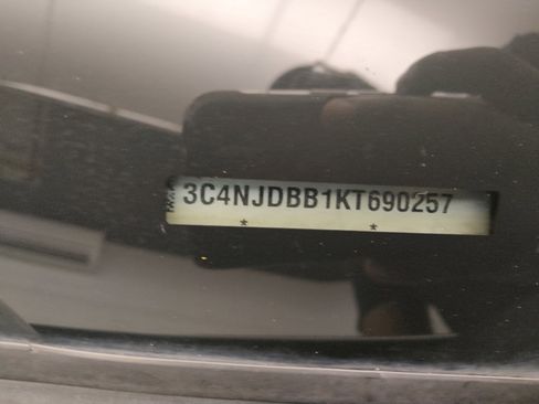 Used 2019 Jeep Compass Latitude w/ Popular Equipment Group AWD/4WD image 33