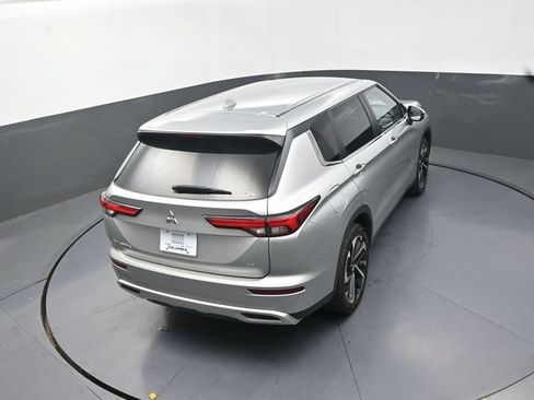 Used 2023 Mitsubishi Outlander SE AWD/4WD image 17