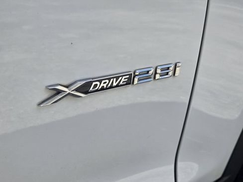 Used 2016 BMW X3 xDrive28i AWD/4WD image 9