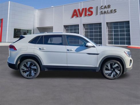 Used 2024 Volkswagen Atlas Cross Sport SE image 7