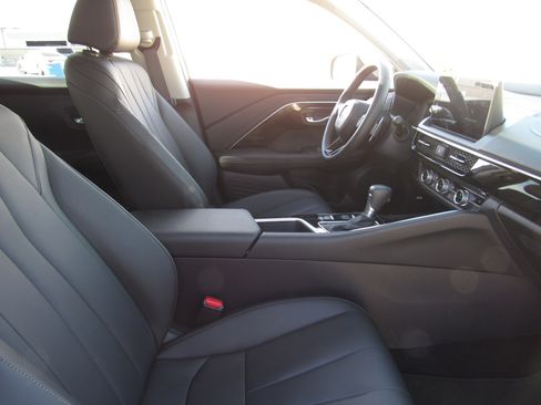 Used 2025 Acura ADX FWD image 9