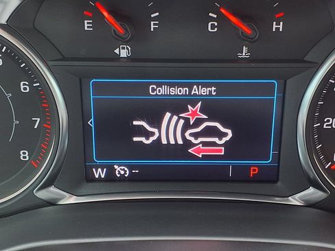 Used 2022 GMC Acadia SLE w/ Driver Convenience Package FWD image 16