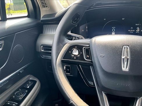 Used 2023 Lincoln Corsair FWD image 11
