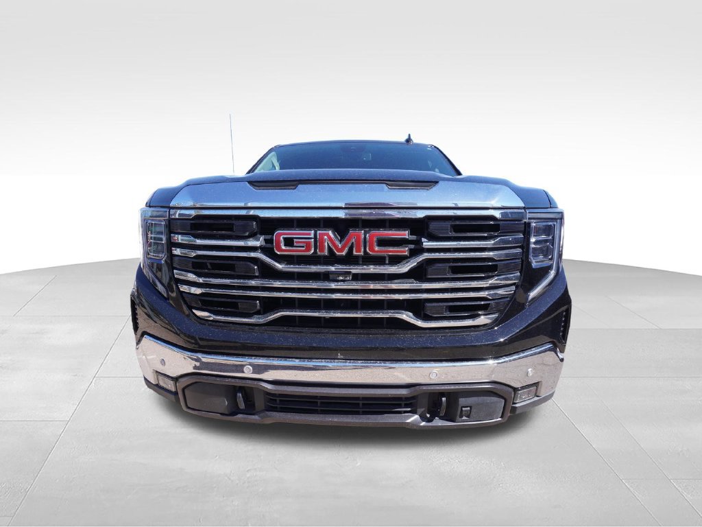 Used 2023 GMC Sierra 1500 SLT w/ SLT Premium Plus Package AWD/4WD image 2
