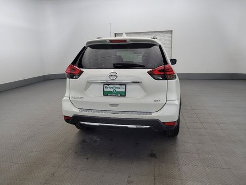 Used 2017 Nissan Rogue SV w/ Midnight Edition Package image 7