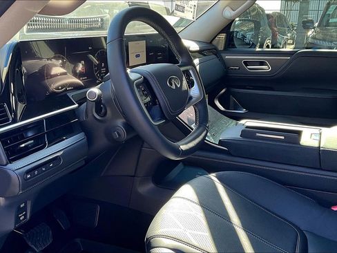 New 2025 INFINITI QX80 Sensory image 21