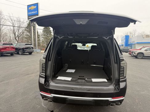 New 2026 Chevrolet Suburban High Country image 13