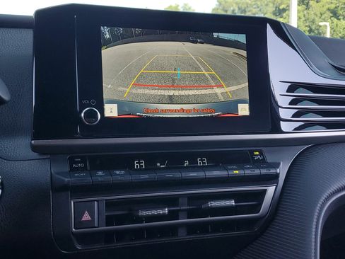 Used 2025 Toyota Camry SE FWD image 22