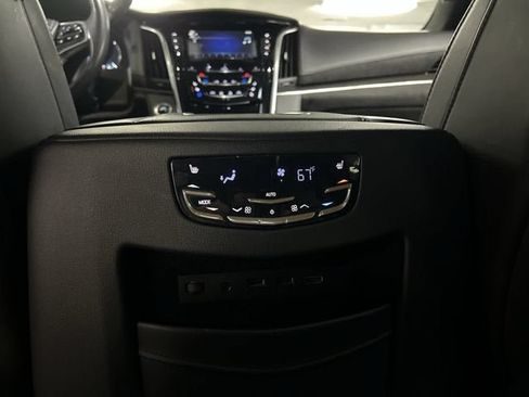 Used 2020 Cadillac Escalade Platinum AWD/4WD image 21
