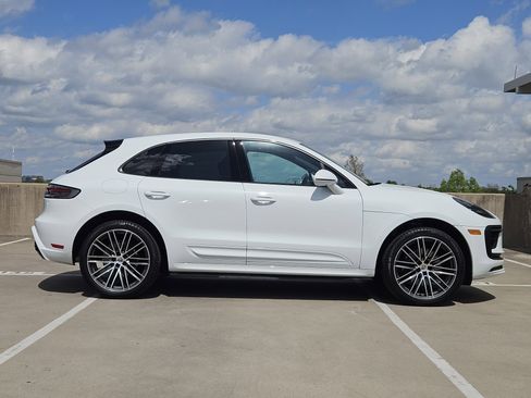 Used 2026 Porsche Macan image 9