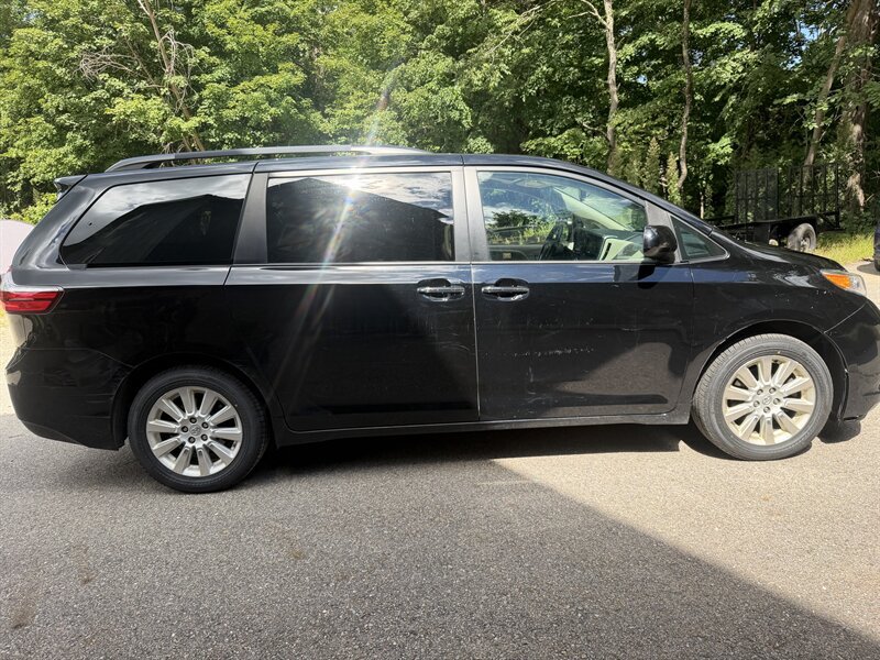 Used 2015 Toyota Sienna XLE w/ XLE Navigation Package AWD/4WD image 73